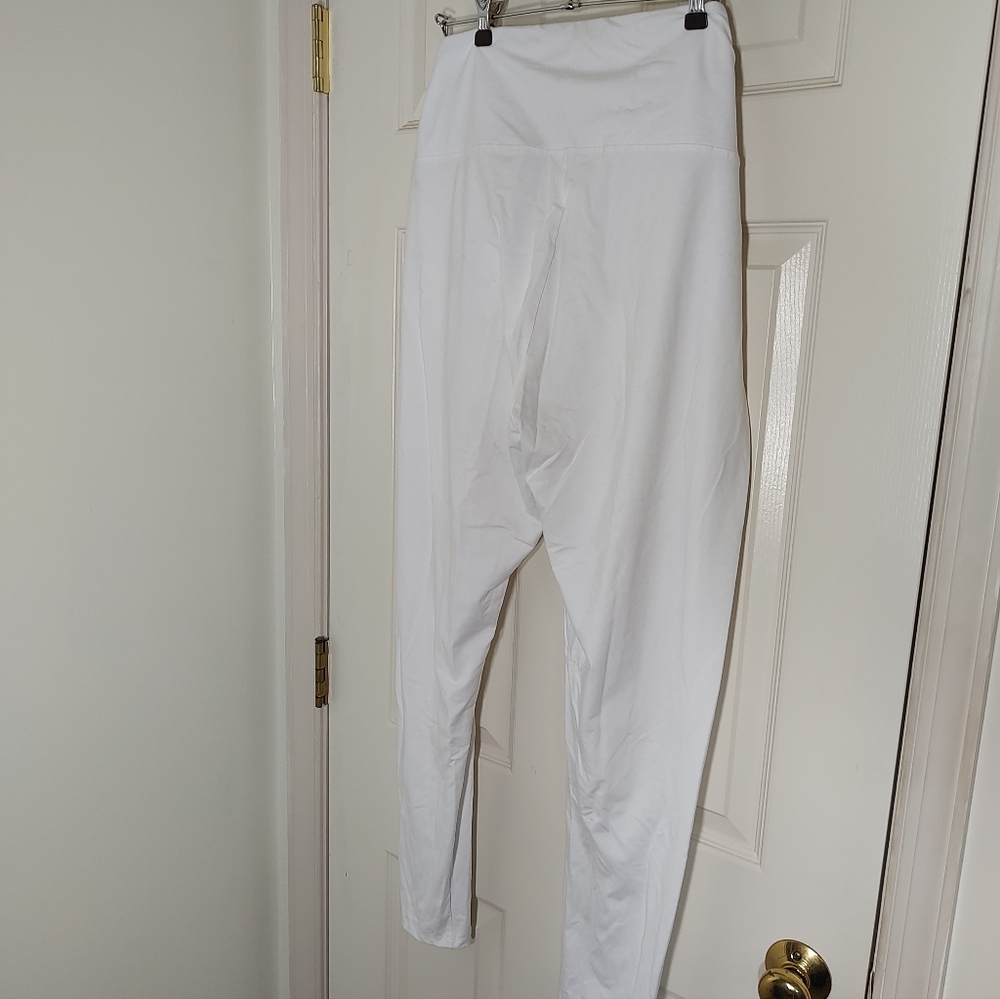 White High-Waist Leggings